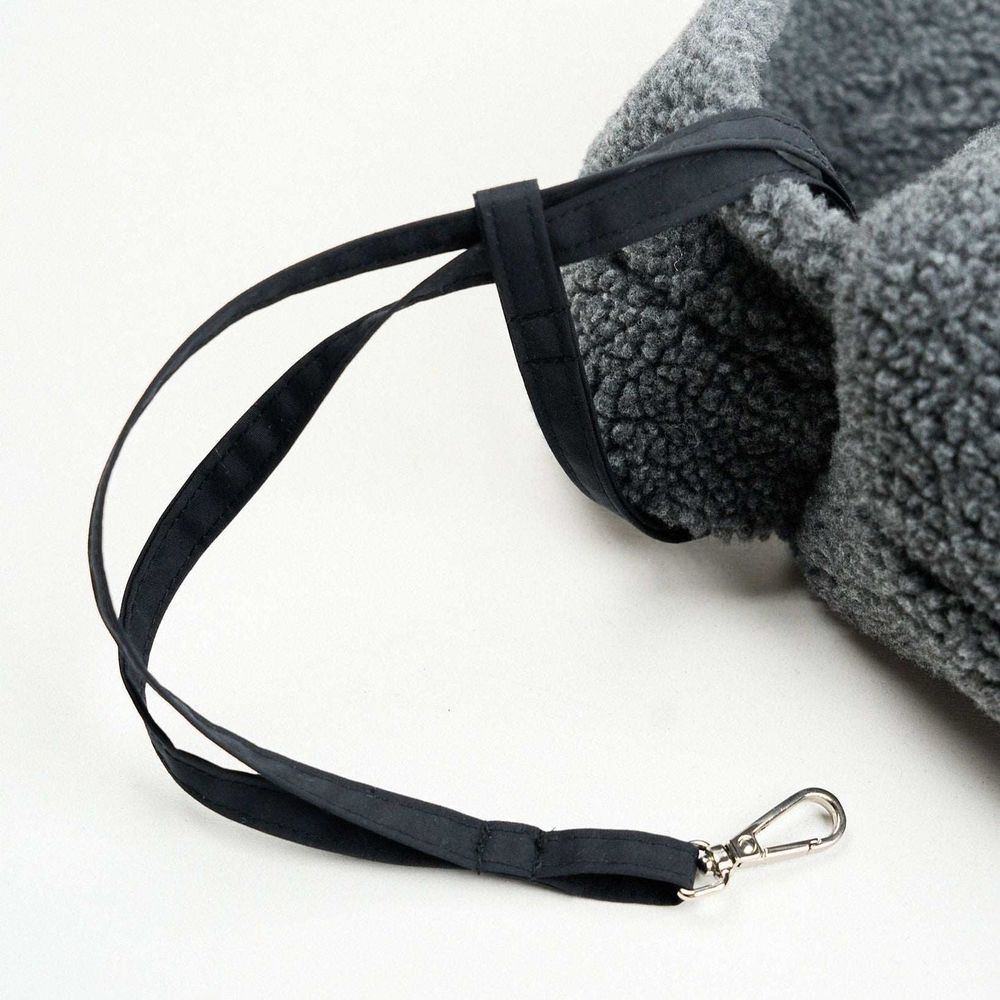 HOWLY PUFF SLING BAG(BOA Edition)