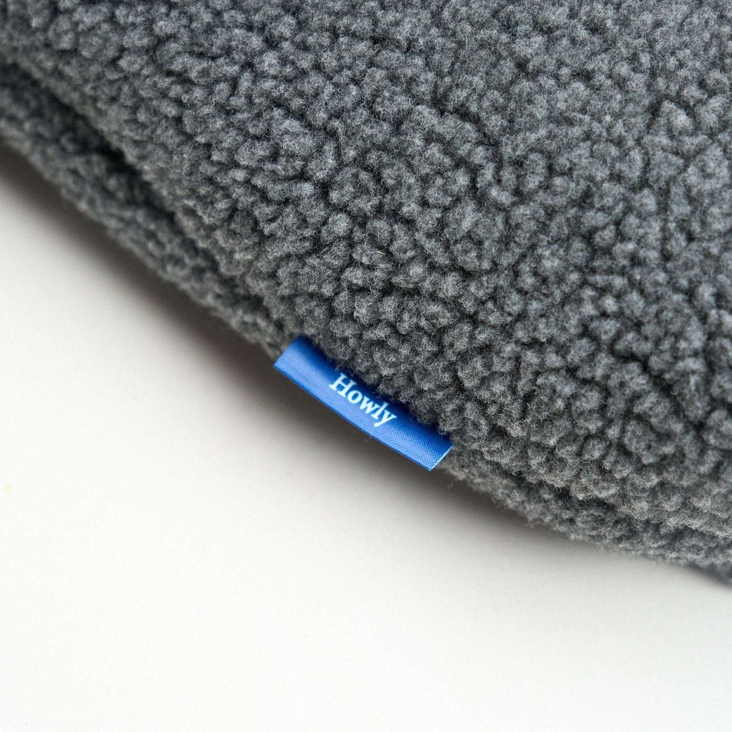 HOWLY PUFF SLING BAG 犬用ボアスリングバッグ