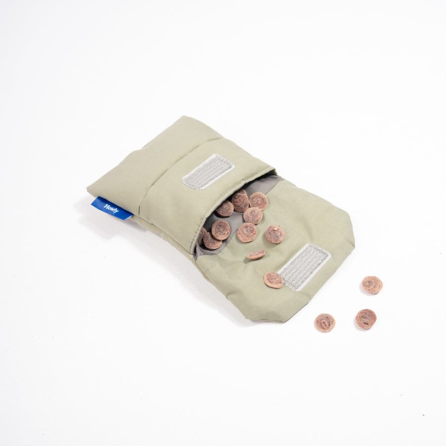 HOWLY PUFF TREATS POUCH