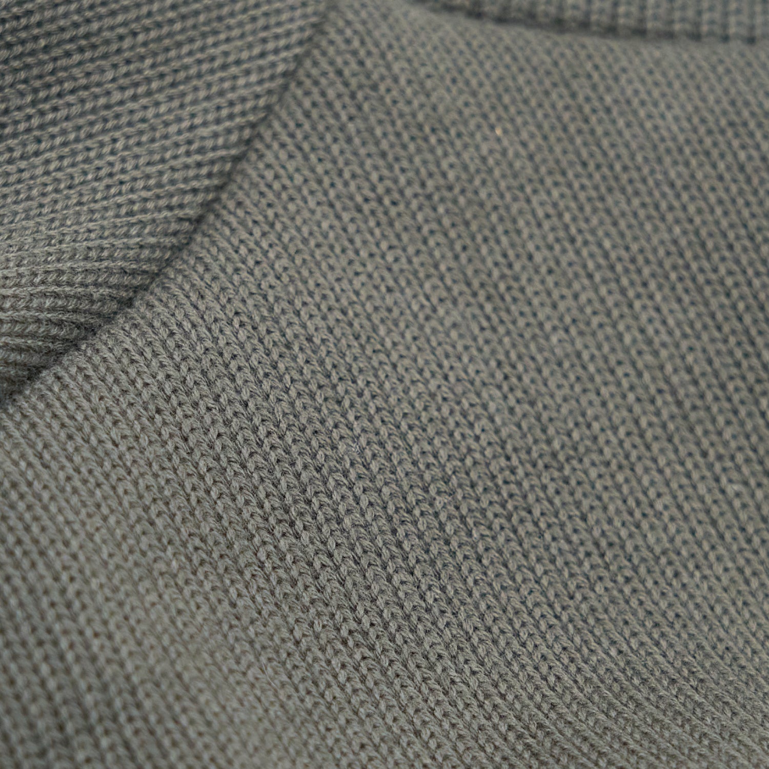 QUARTER KNIT SWEATER