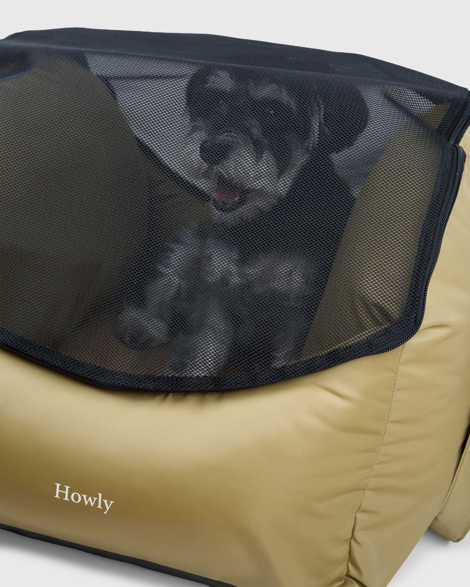 HOWLY DOG CAR CABIN