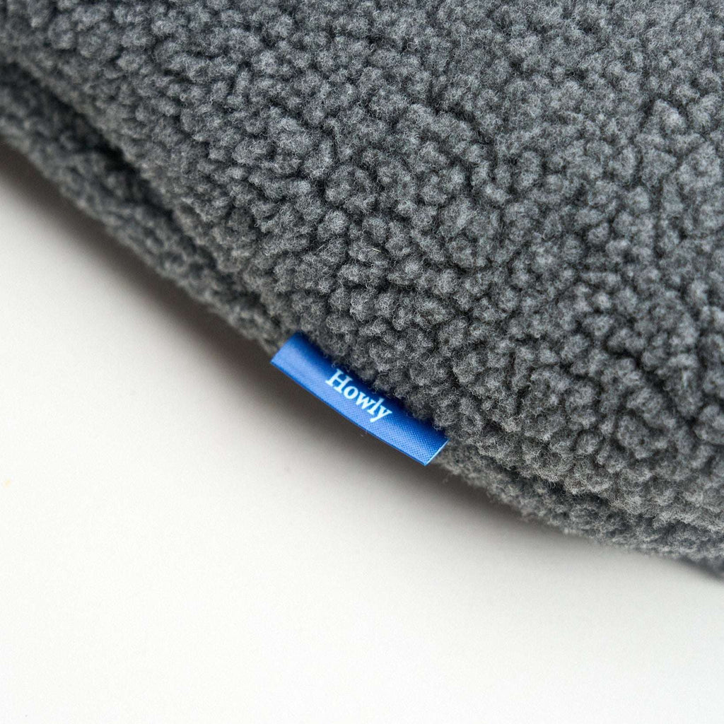 HOWLY PUFF SLING BAG 犬用ボアスリングバッグ