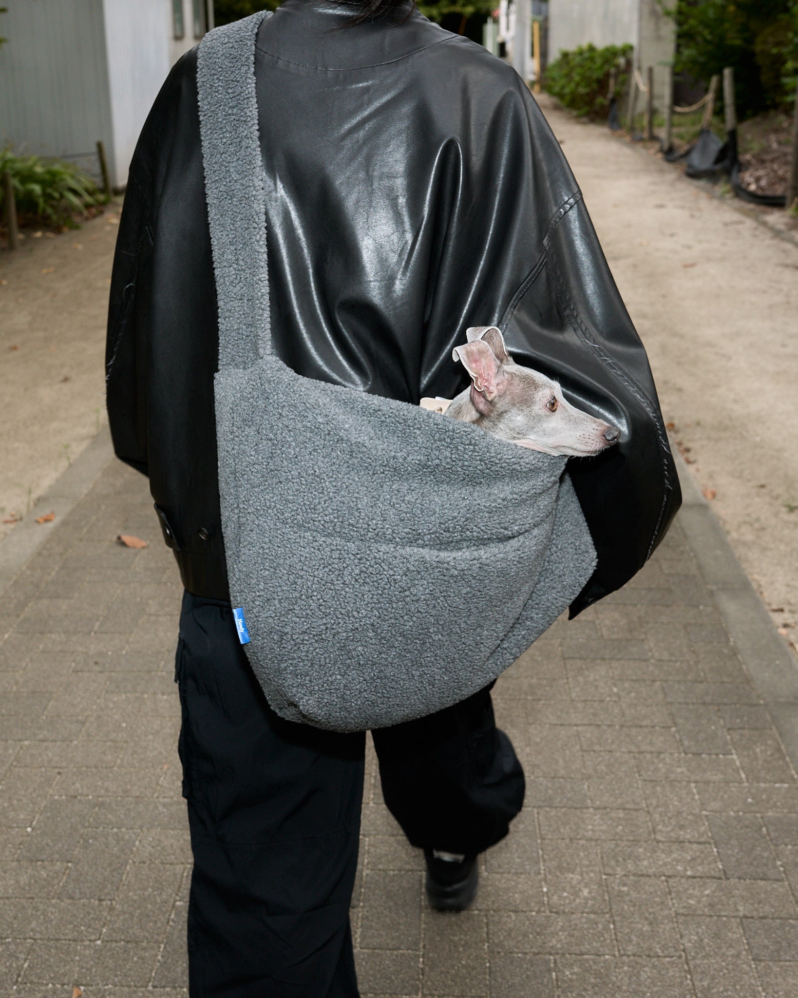 HOWLY PUFF SLING BAG（BOA Edition） 使用イメージ