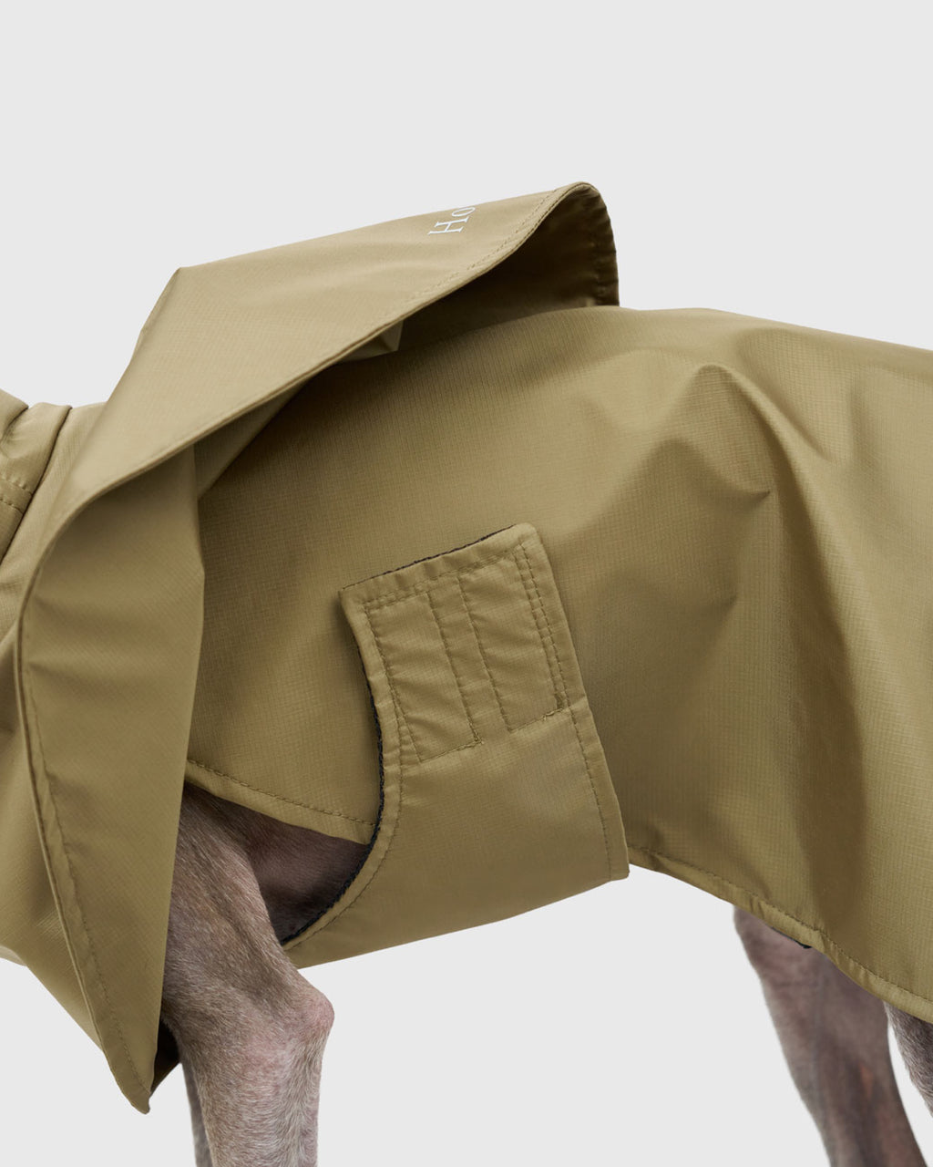 YOKE-SHELL RAINCOAT