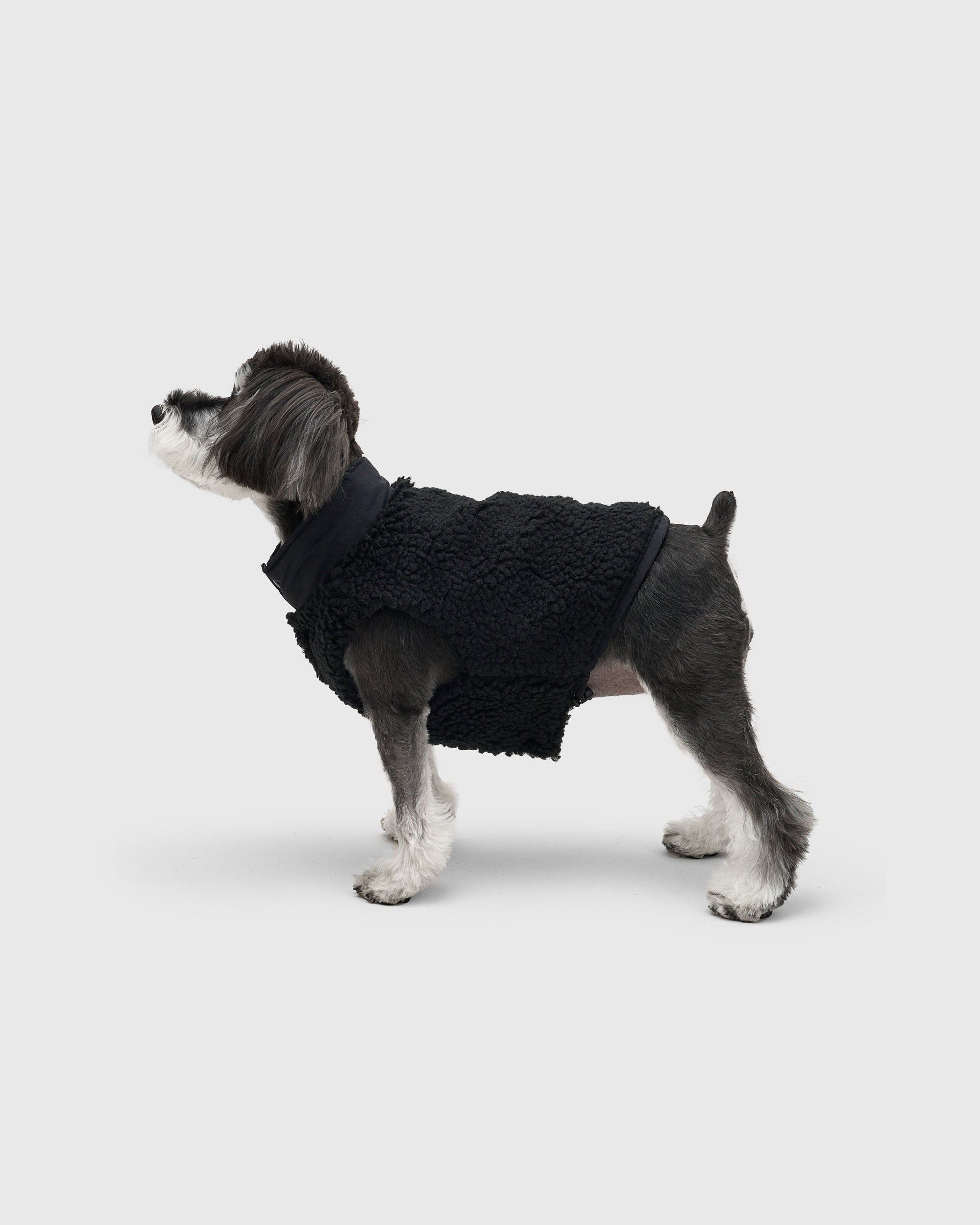 REVERSIBLE BOA VEST
