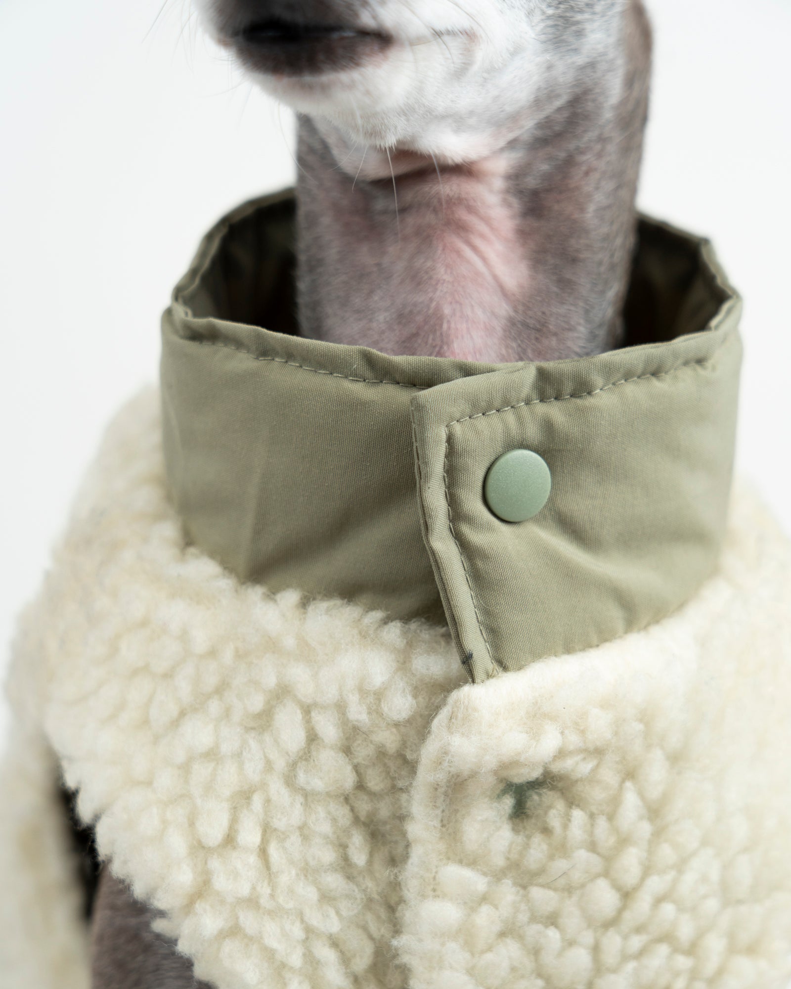 REVERSIBLE BOA VEST