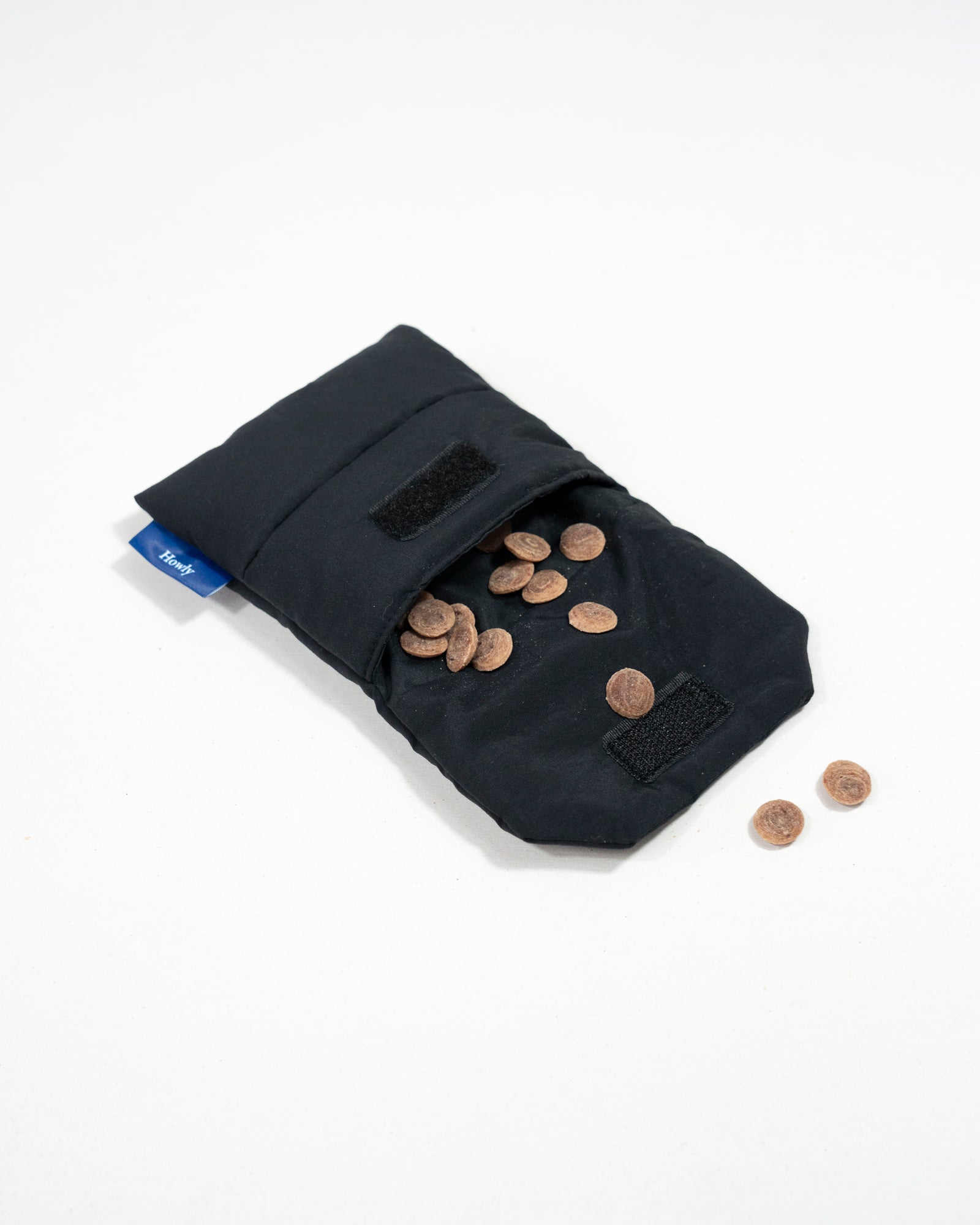 HOWLY PUFF TREATS POUCH