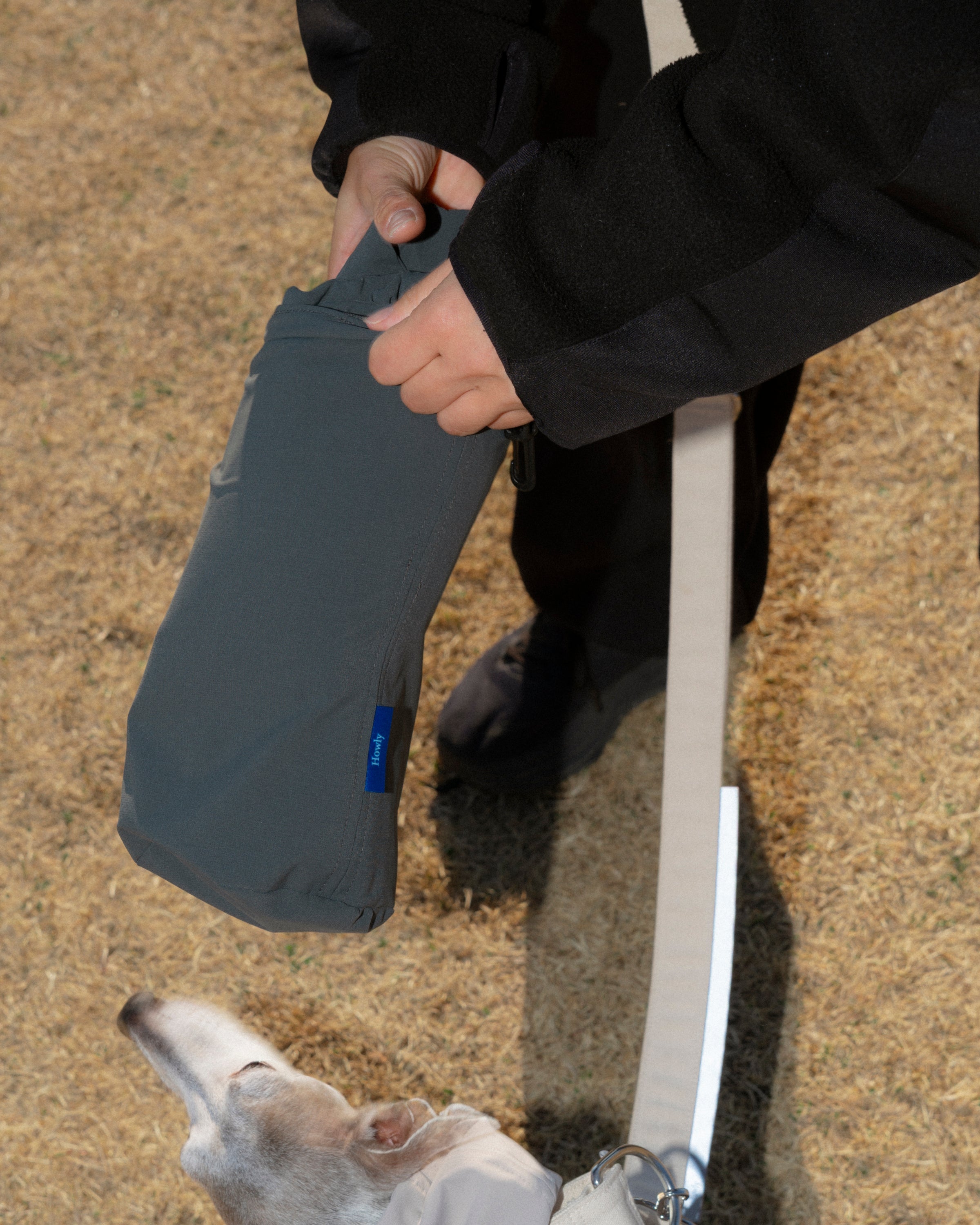 PACKABLE UTILITY DOG MAT 使用イメージ
