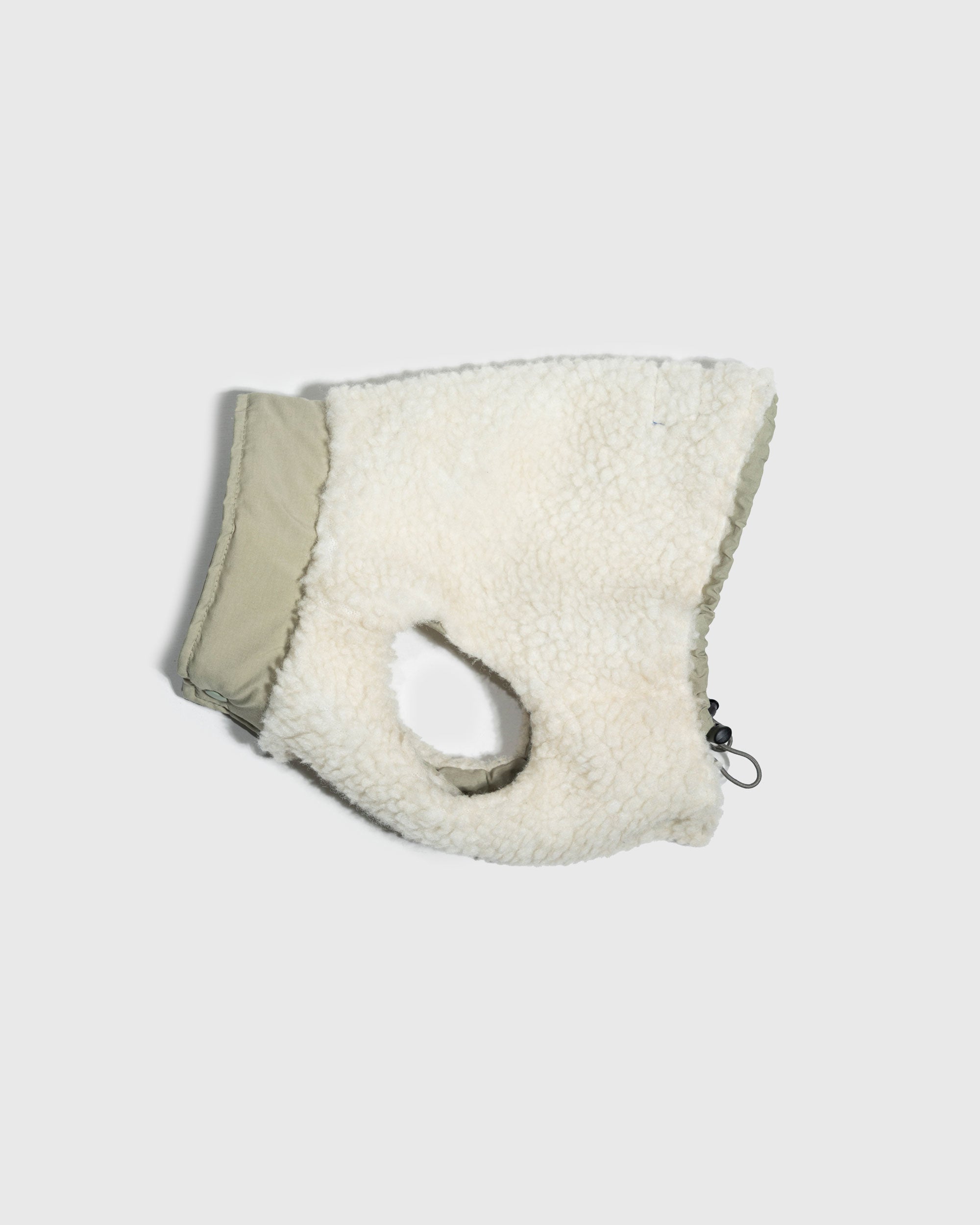 REVERSIBLE BOA VEST | Howly |リバーシブル2wayベスト シープボア素材